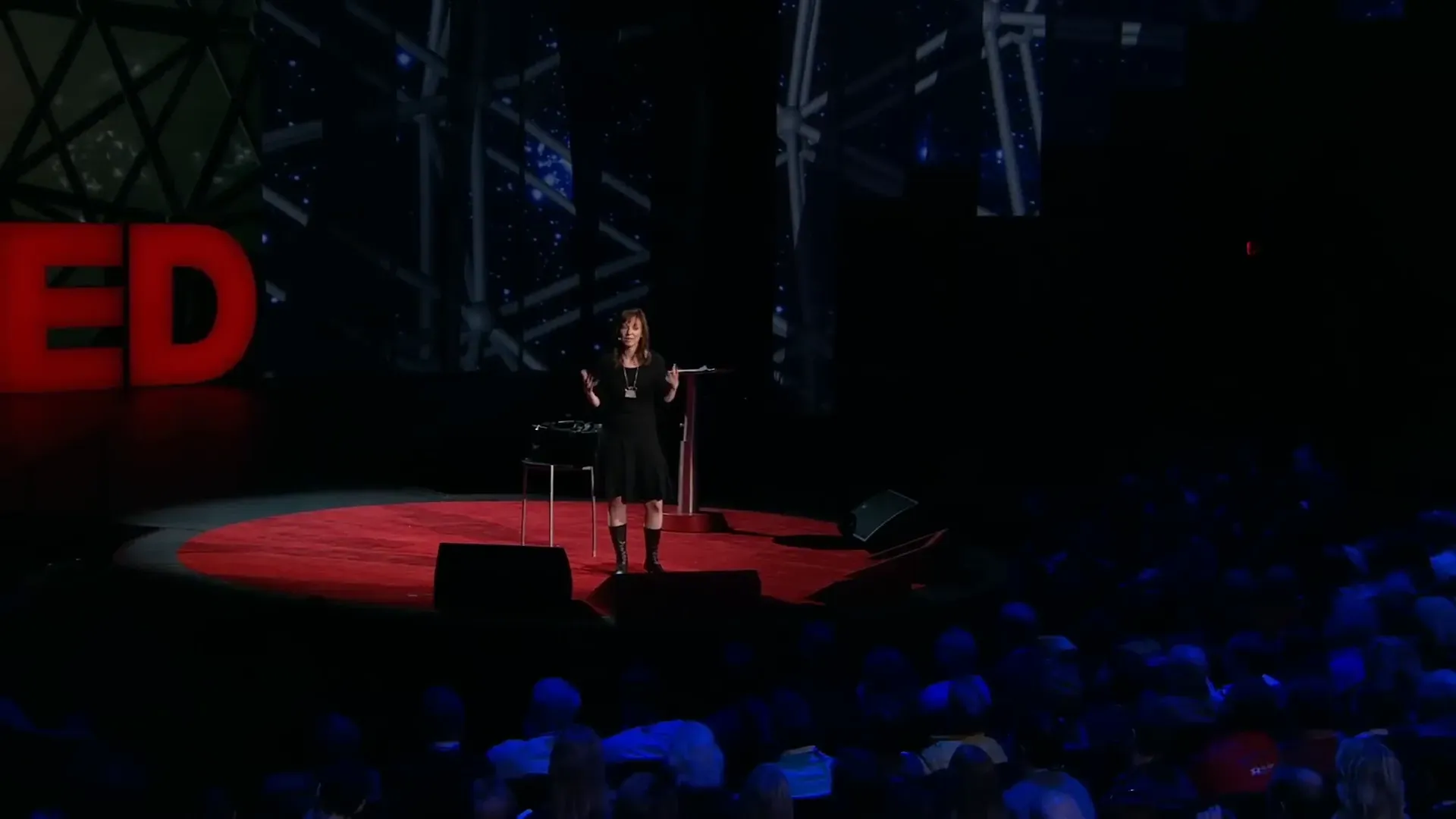 หนังสือ How to Win Friends and Influence People